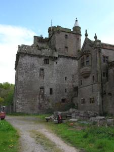 Hoddom Castle